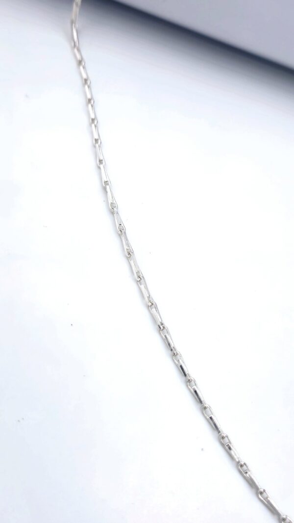 The classic silver- plated linkage 925 sterling silver chain for Him/Her