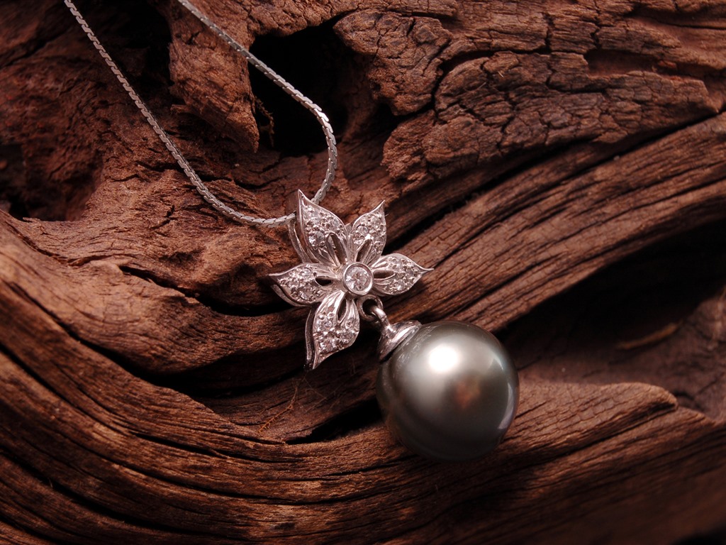 Chain-pendant_1024x768